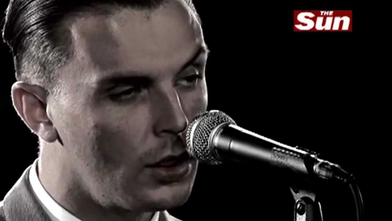 Hurts - Wonderful Life (Live Biz Session The Sun) HD