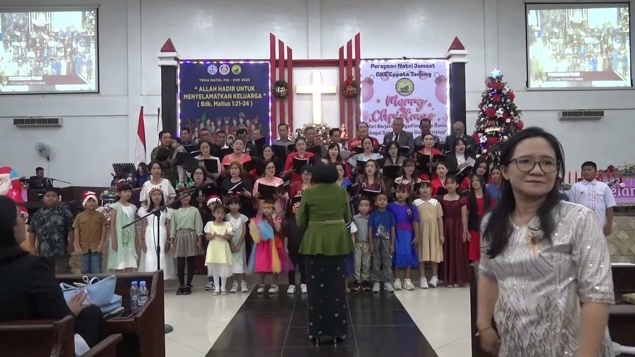 PADUS JEMAAT GKE EPPATA TANJUNG - SEMESTA BERNYANYI