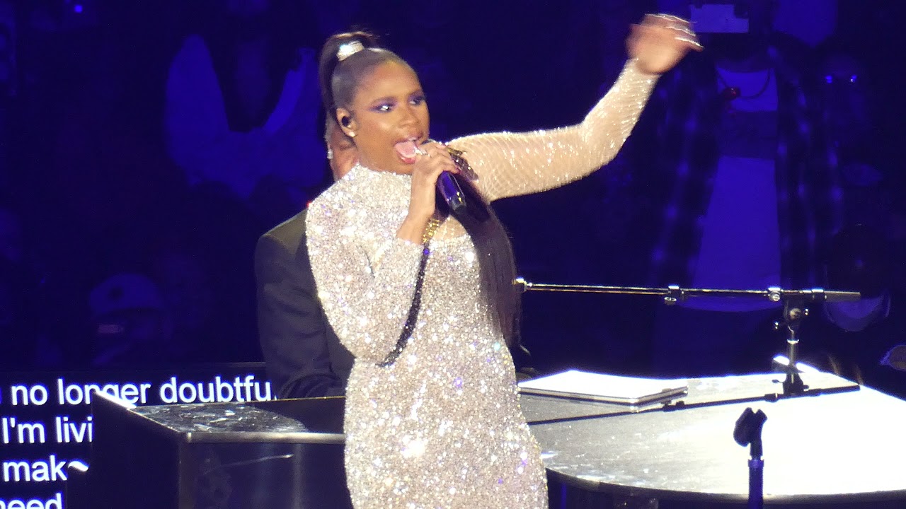 Jennifer Hudson - (You Make Me Feel Like A) Natural Woman (The Forum, Los Angeles CA 12/1/2021)