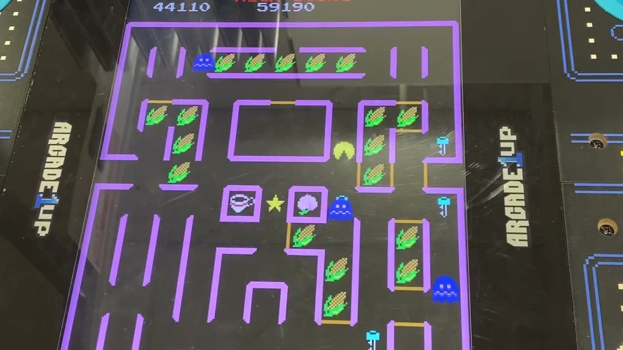Ronny playing SUPER PAC-MAN in Arcade 1UP or Costco as its Super Pac-Man Master
