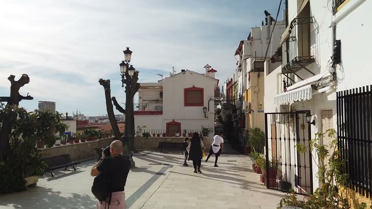 Barrio Santa Cruz y Castillo Santa Barbara Alicante España 26.11.2022
