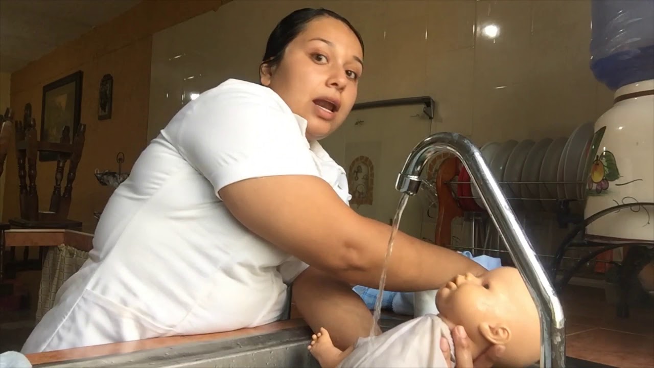 BAÑO DEL RECIÉN NACIDO EN ARTESA