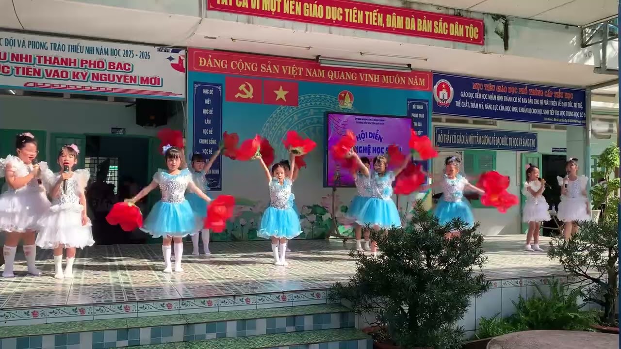 Thương lắm thầy cô ơi!