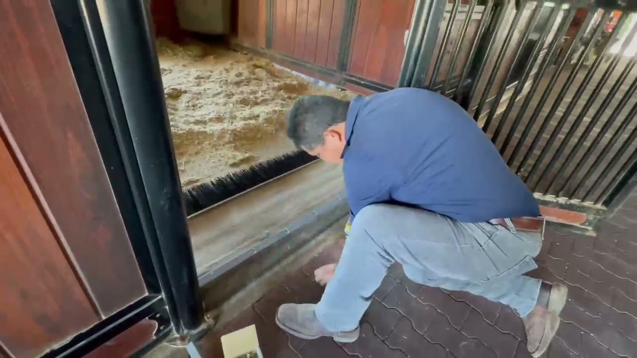 Bedding Blocker - a Game Changer for your barn work!