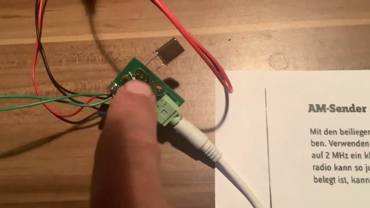 Kleiner Mittelwellenprüfsender mit Gitarrensaiten als Sendeantenne