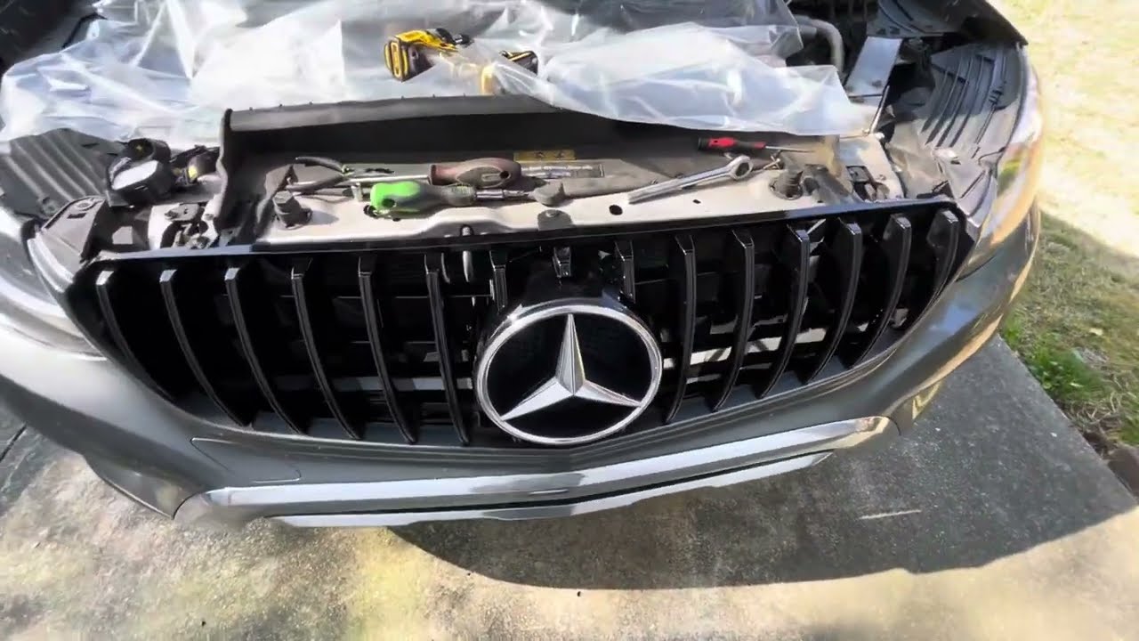 Changing Mercedes Benz GLC Grill without removing bumper the easy way