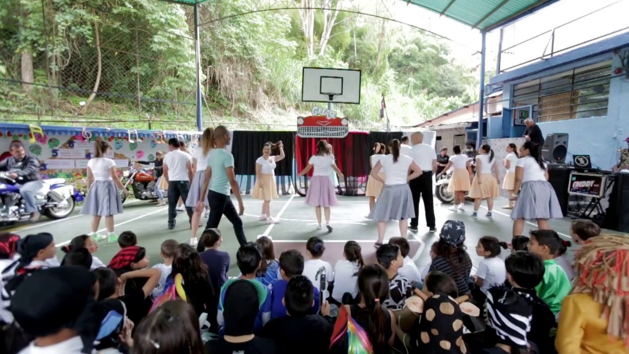 Baile Fin de Curso 2018 - Colegio Dubuc - Hound Dog (GREASE)