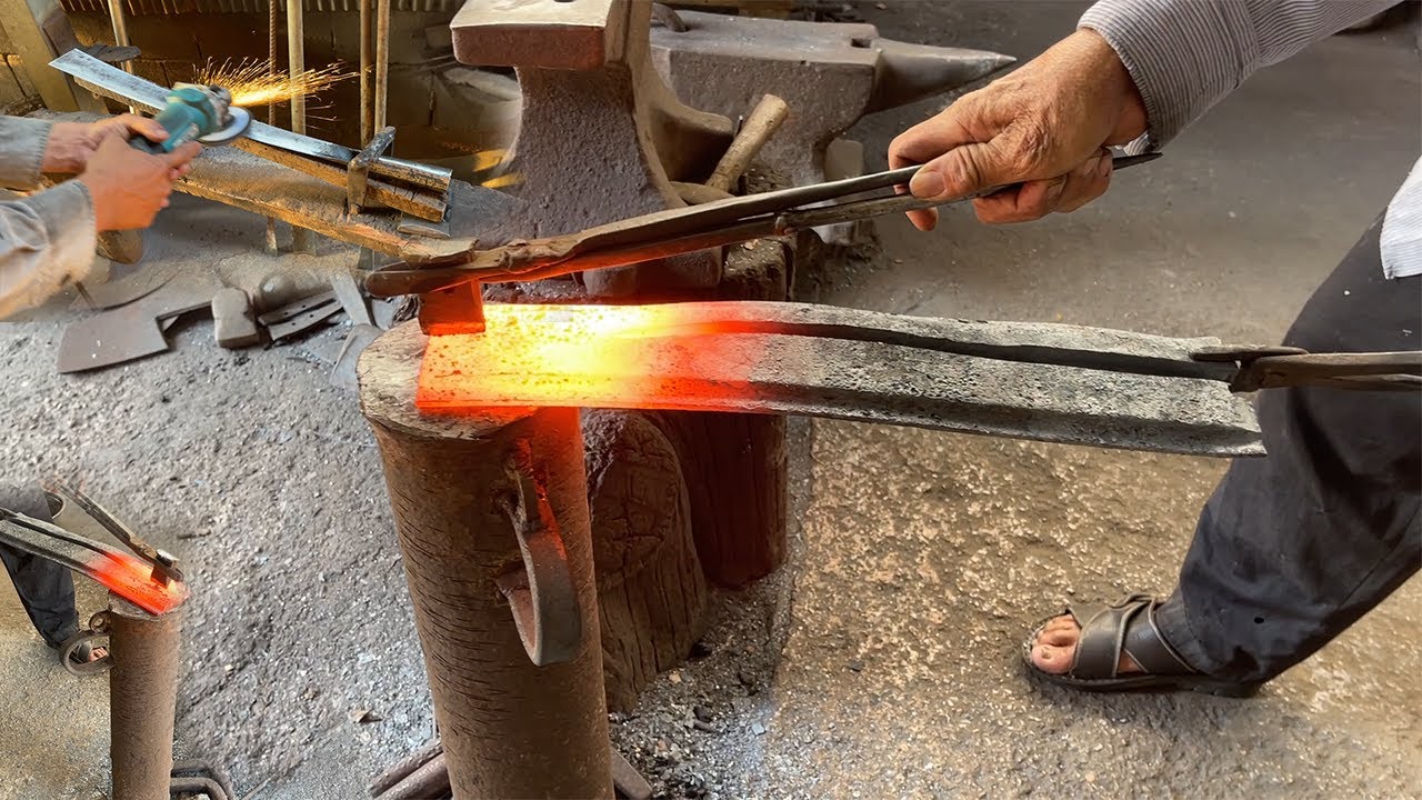 How to make a metal knife​ by Blacksmith Skill