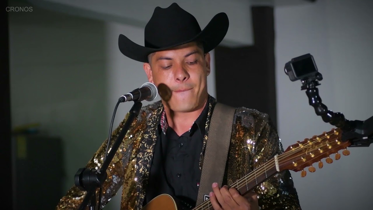 De Cuna Humilde - Primera Insignia (En Vivo)
