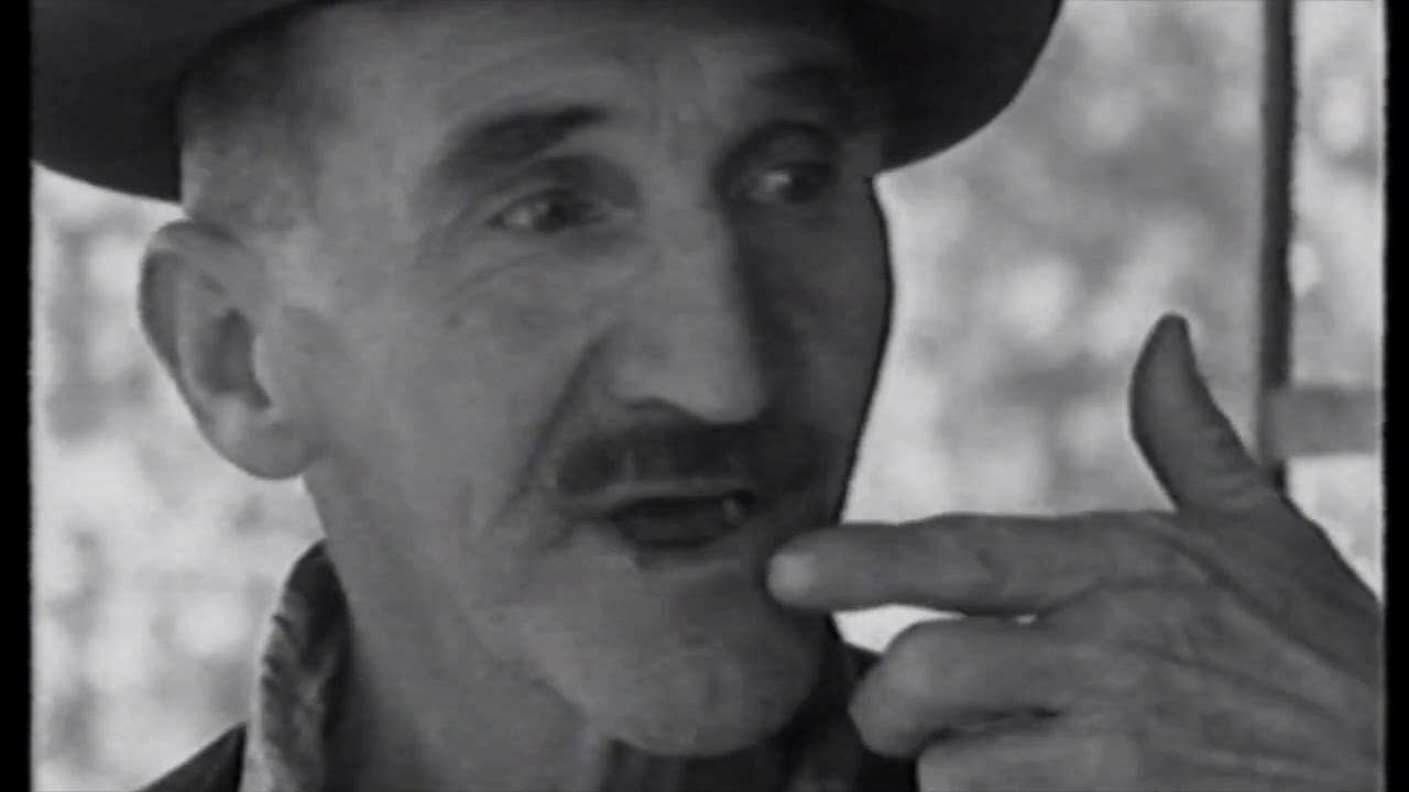 Stanley Hicks - Plays banjo and dulcimer