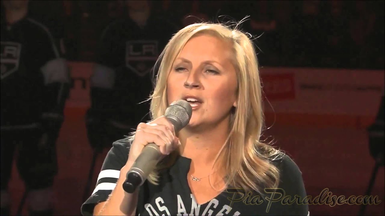 Pia Toscano & Lindsay Ridgeway sing the American & Canadian Anthems - Kings vs Canucks 11/8/14