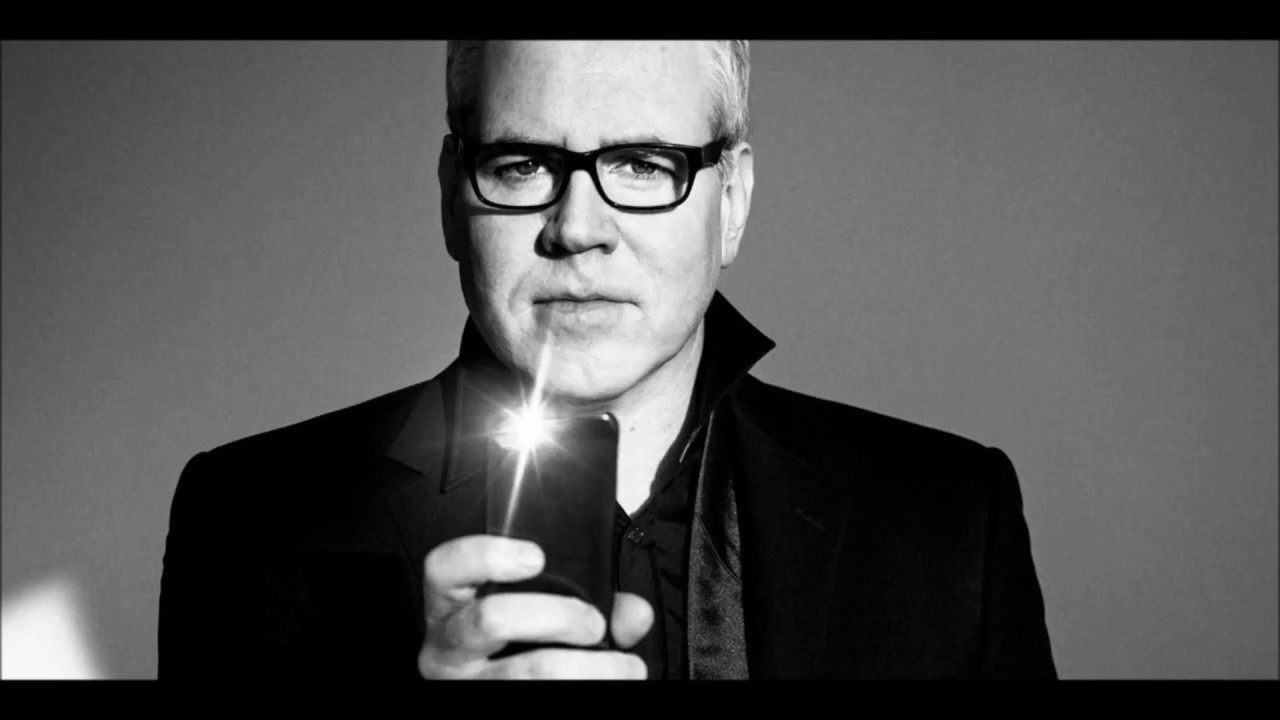 Bret Easton Ellis condemns the 