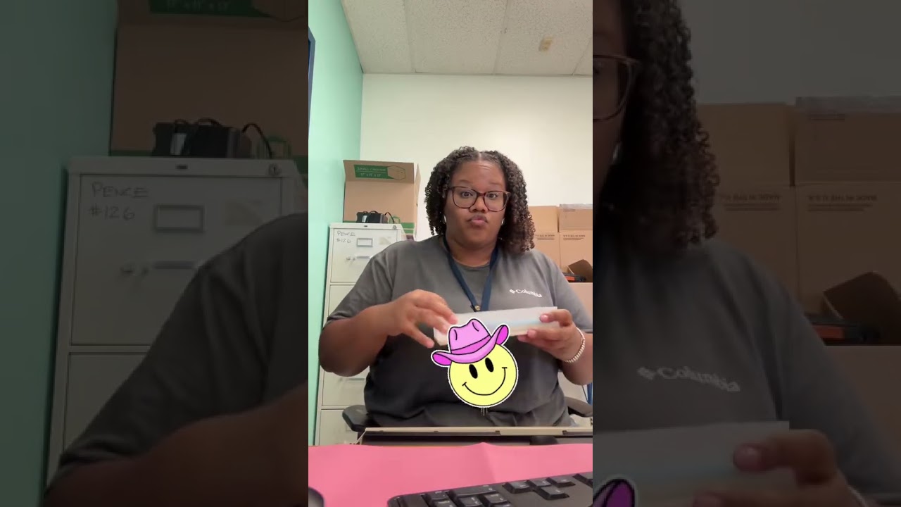 DAY 2: Organizing My Teacher Desk & Arranging Student Desks | 4th Grade Classroom Setup