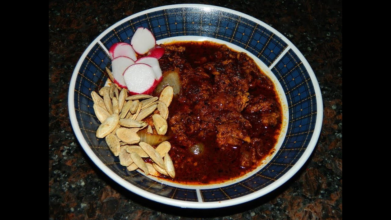 Receta: Huevos en Salsa de Chile Guajillo/Rojo