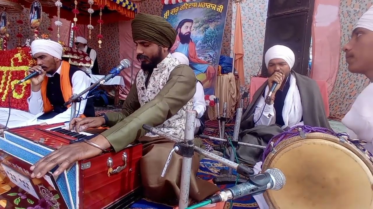 🙏 ਧੰਨ ਧੰਨ ਸ੍ਰੀ ਗੁਰੂ ਰਵਿਦਾਸ ਜੀ ਮਹਾਰਾਜ ਜੀ ਦਾ ਪਵਿੱਤਰ ਕੀਰਤਨ 🙏।   #guru #ravidas #viralvideo 
