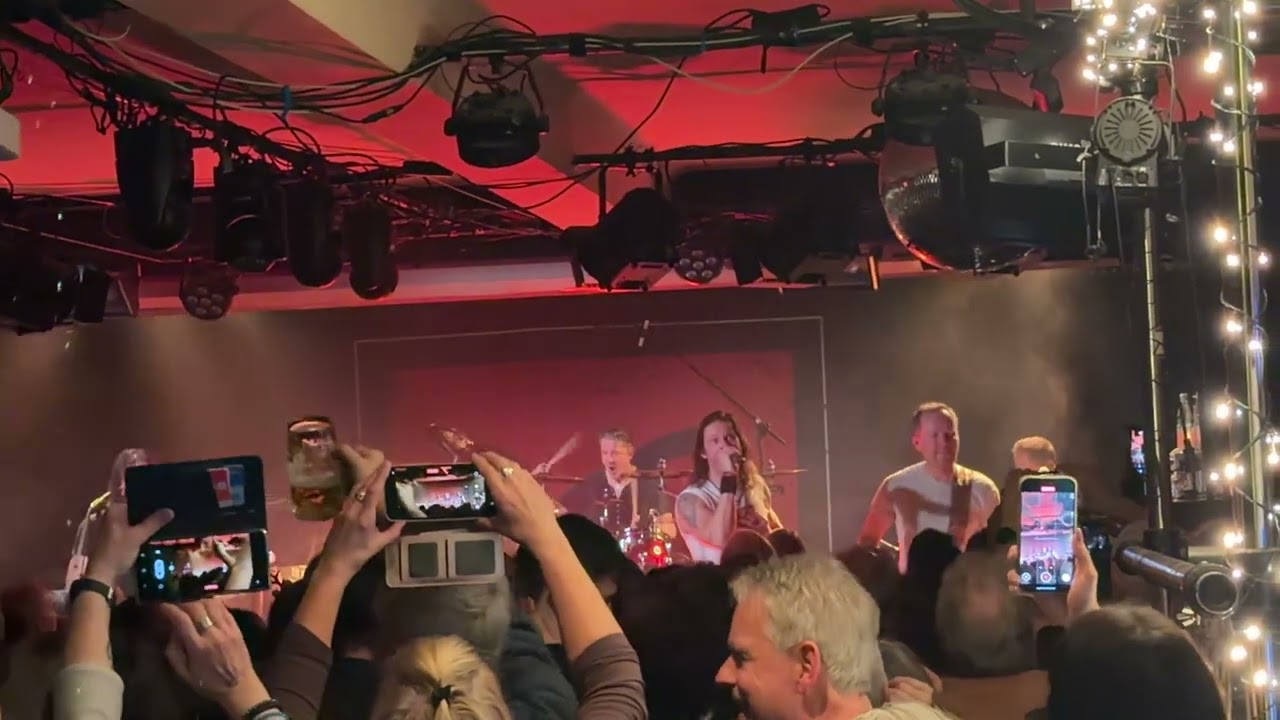 Bounce - In these Arms, Die Halle, Reichenbach 20.12.2025