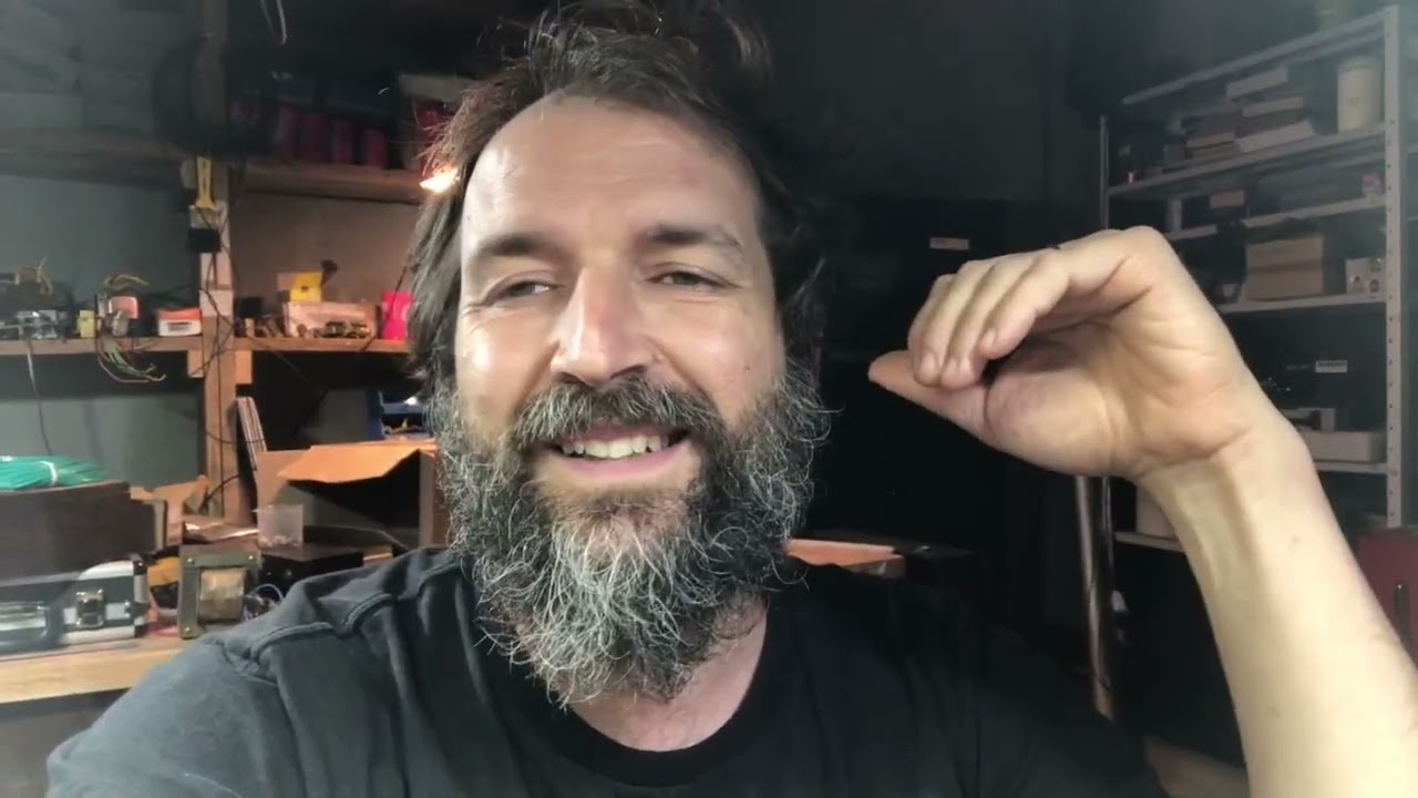 Baixo grava em amplificador! Pelo menos eu s&oacute; gravo assim...