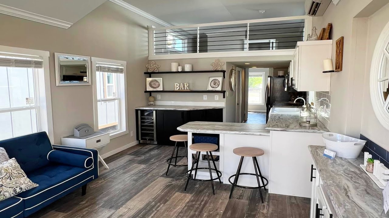 Absolutely Stunning 528 SL 2023 Tiny House Model