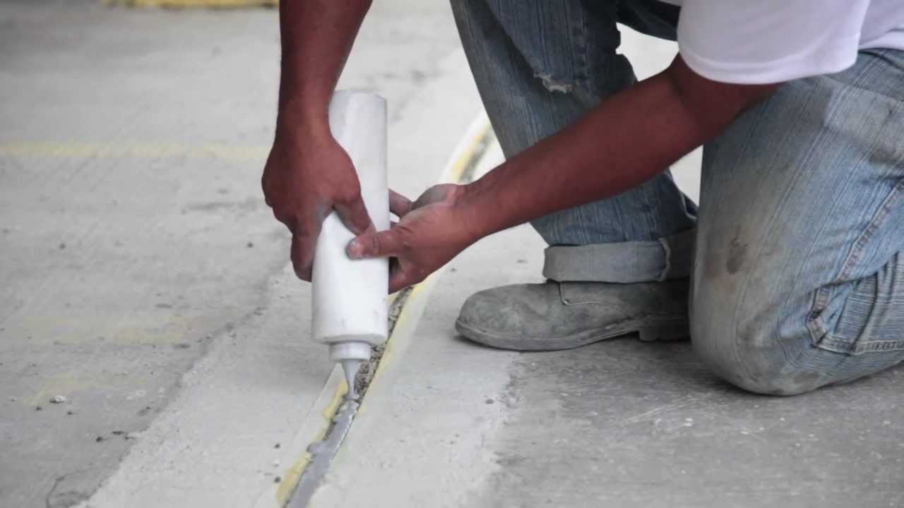 SELLADOR 50 -  SELLADOR FLEXIBLE DE POLIURETANO BI-COMPONENTE AUTONIVELANTE