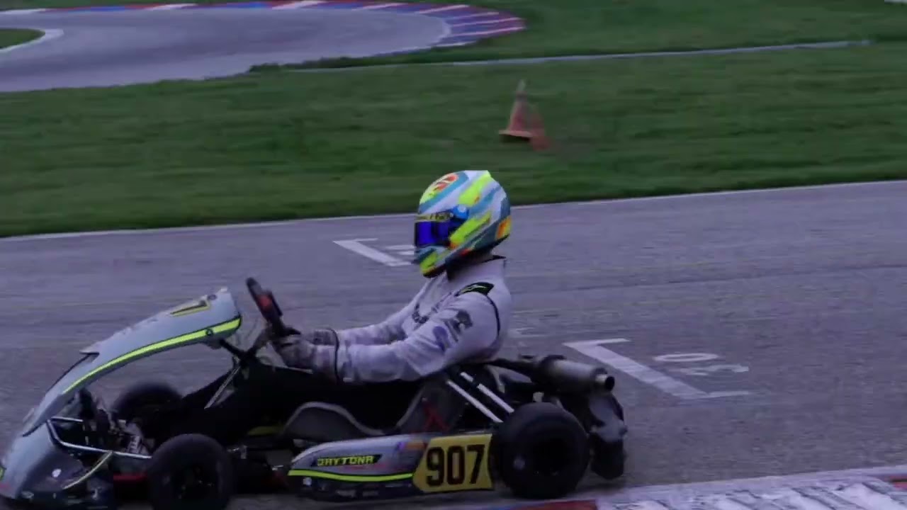 Casco Arai SK6 personalizado karting Sevilla 