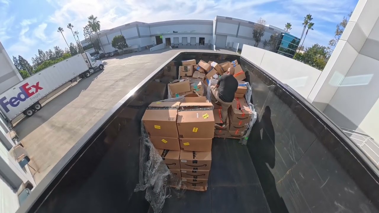 Junk Mission: Removing 10 pallets of Amazon return products.