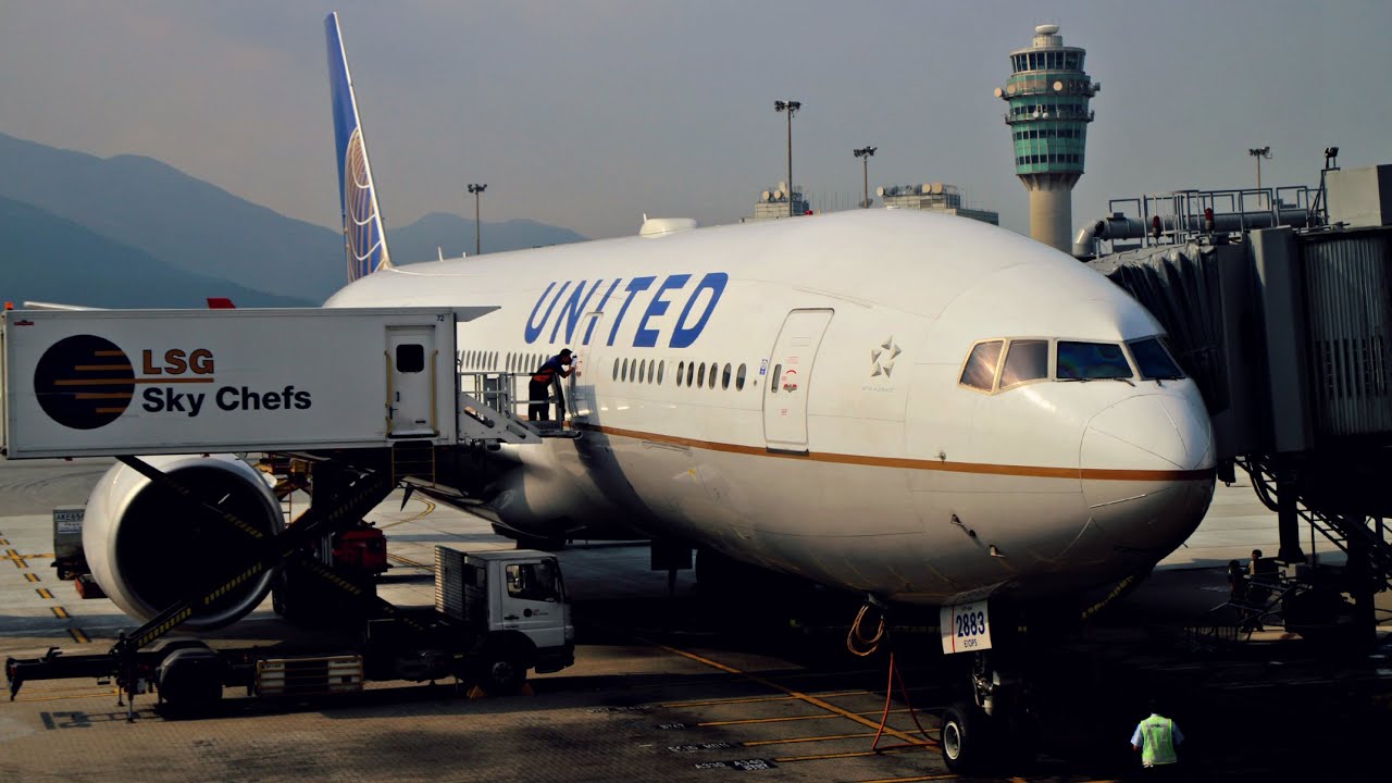 United Airlines Economy Plus Experience: UA896 Singapore to Hong Kong