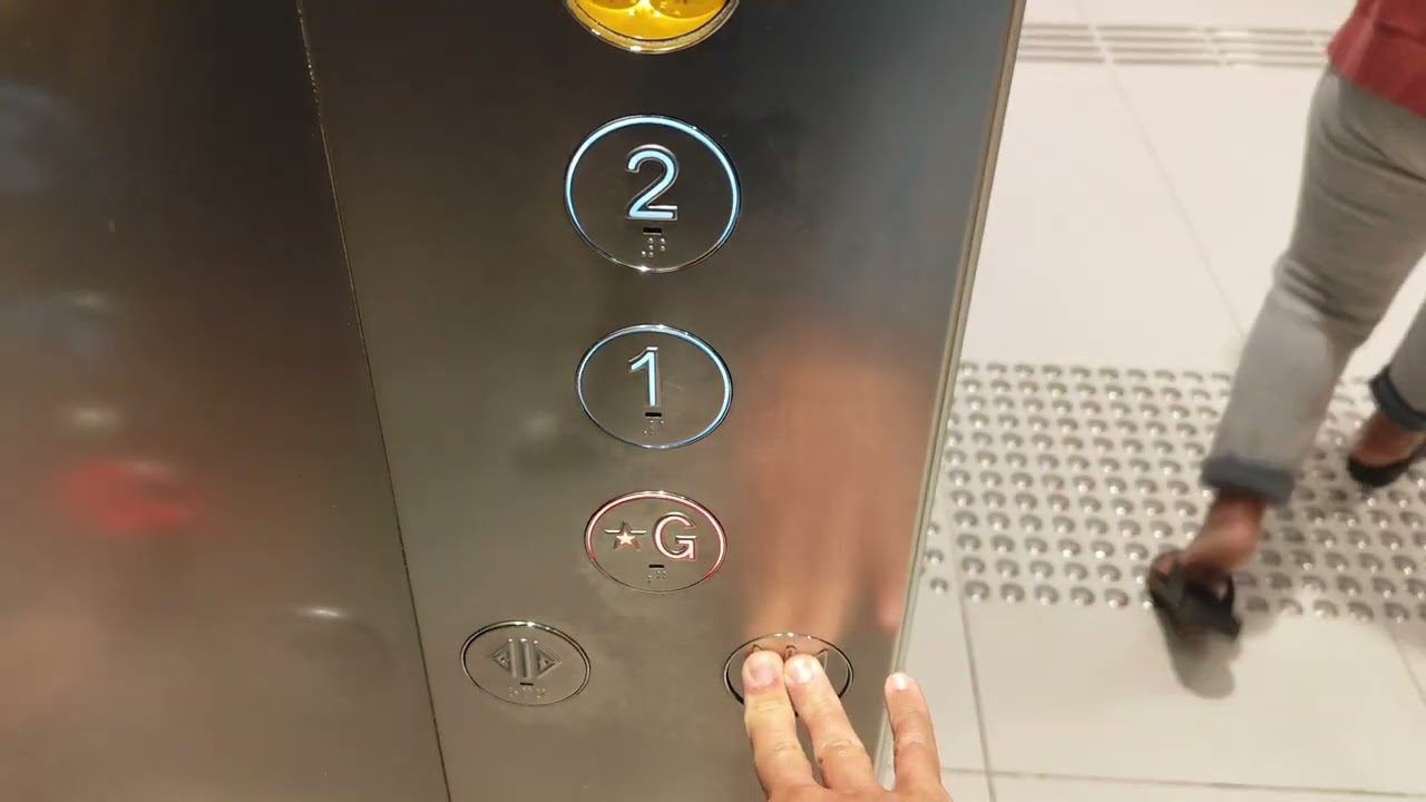 (農曆蛇年終極影片) 西灣河西灣河文娛中心東芝升降機