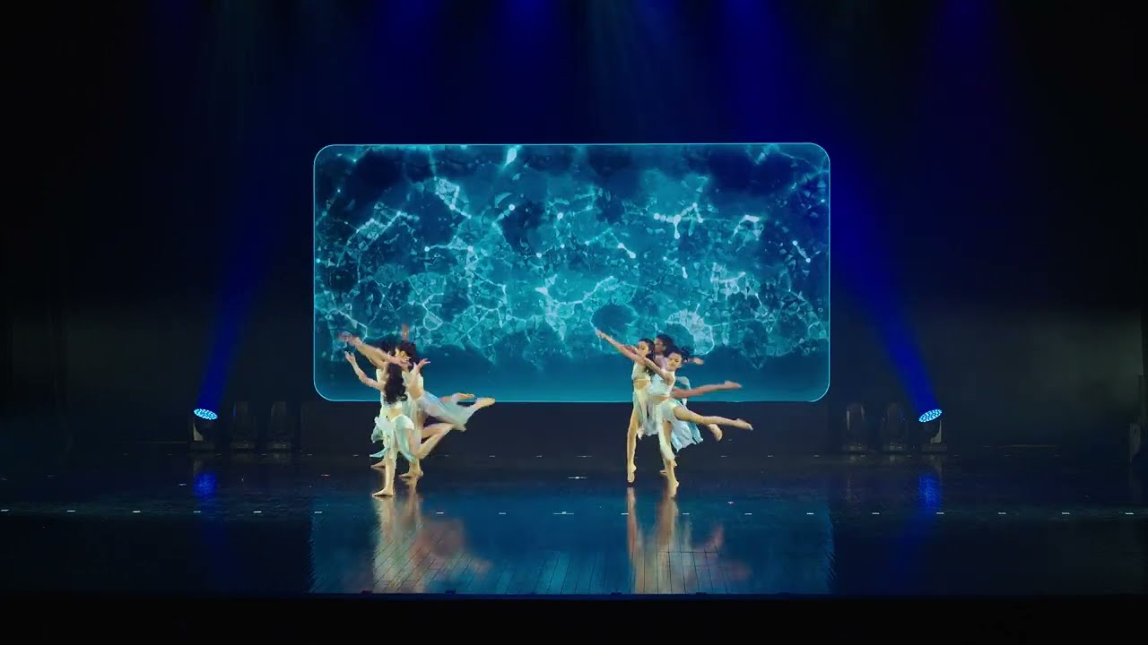 TM QUEENS - MOMENTS WE LIVE FOR