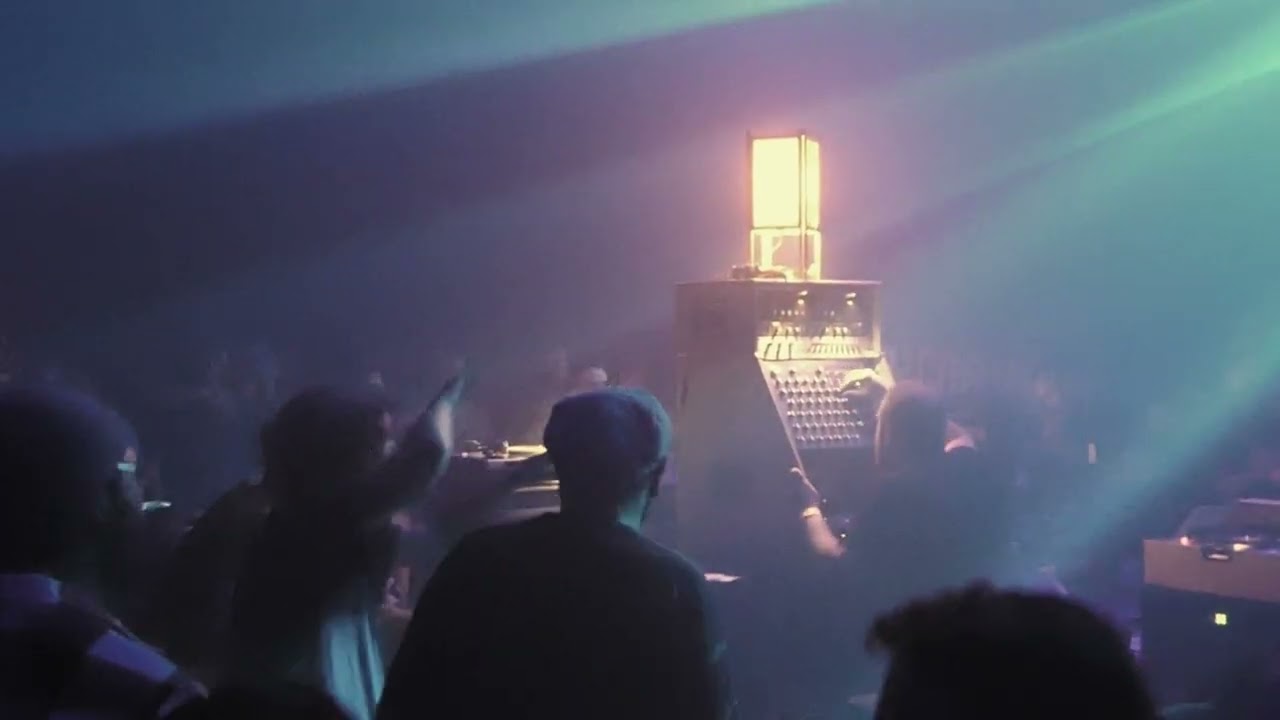 NANTES DUB CLUB #39 - WOODBLOCKS SOUND SYSTEM ▶ Vivian Jones x Val Tribulation 