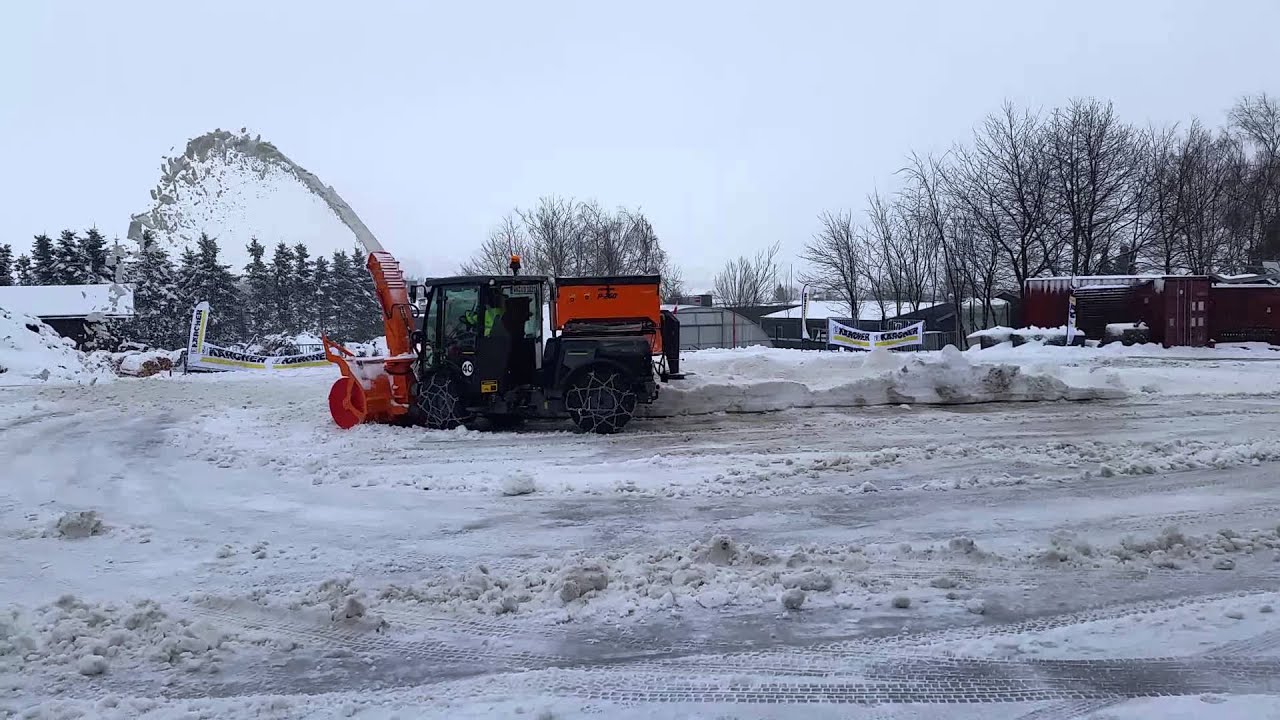 Kärcher MIC 84 mit Schneefräse