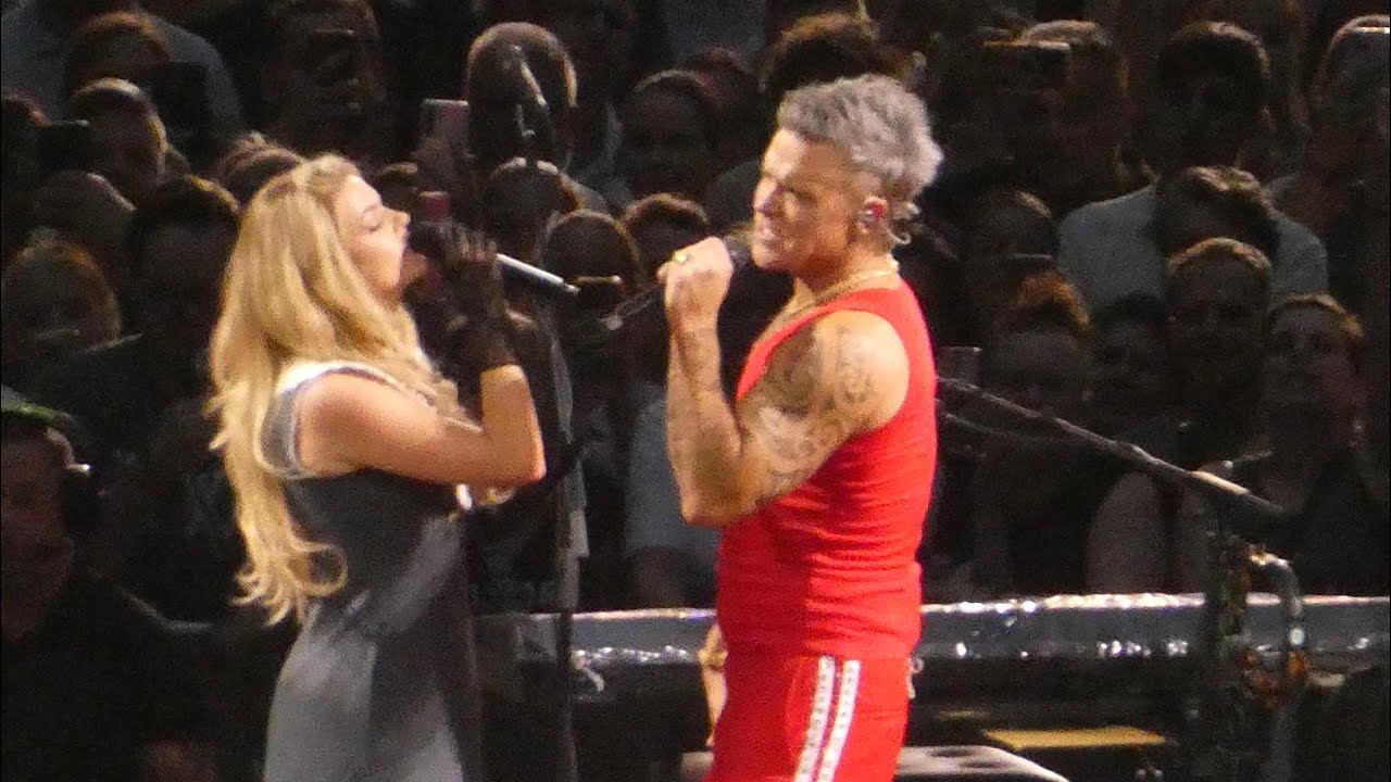 Robbie Williams duet with Davina Michelle  - Live June 22, 2025 - Amsterdam ArenA