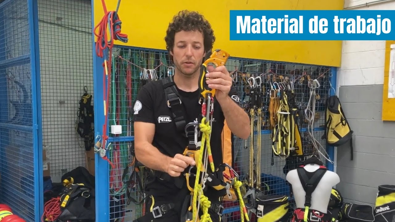 Arnés y material de trabajo