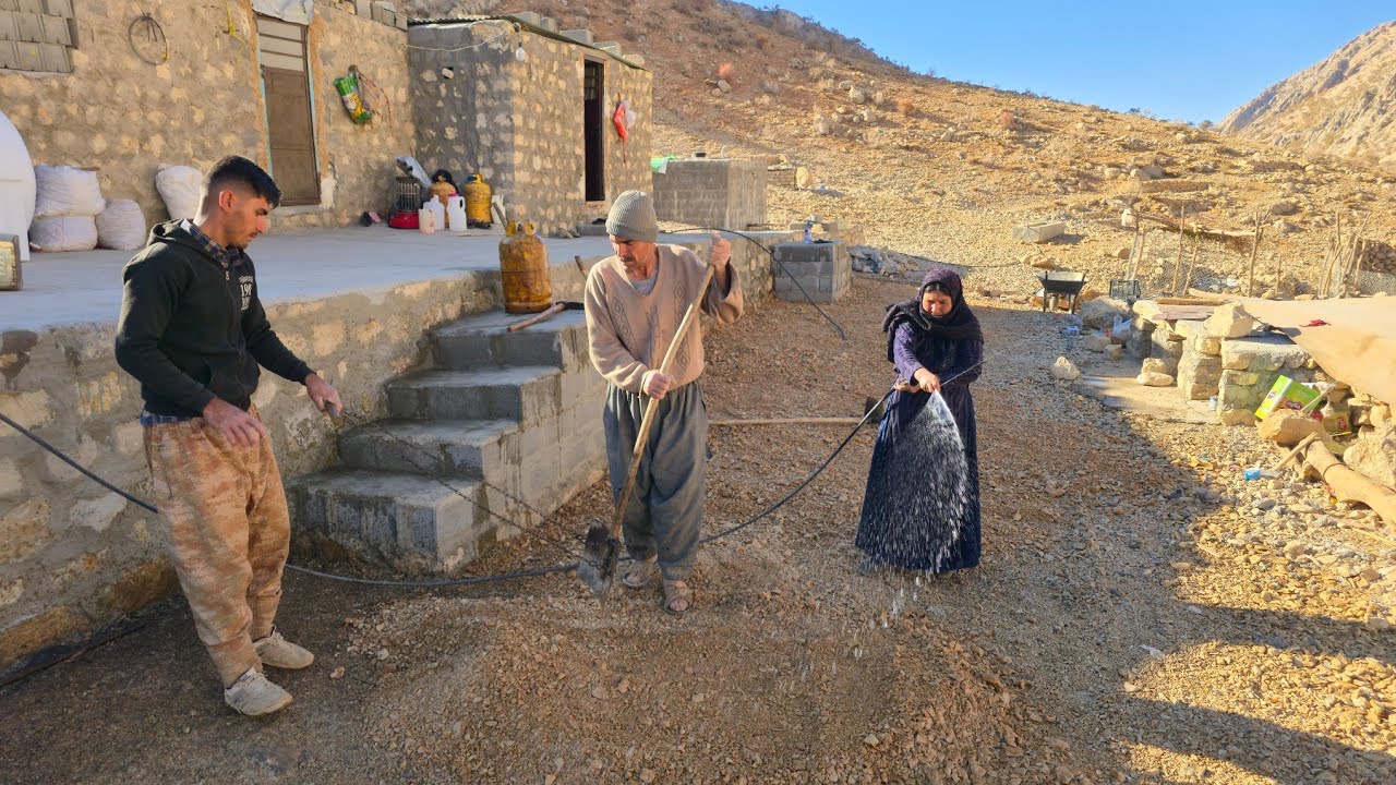 Nomadic Life: The Beauties of Nomadic Houses🏠: Building a Beautiful Nomadic House Courtyard🥰