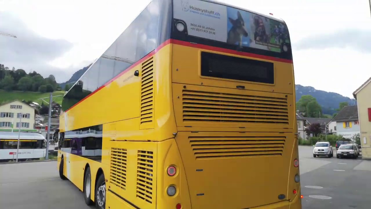 Huskystuff auf dem Postauto