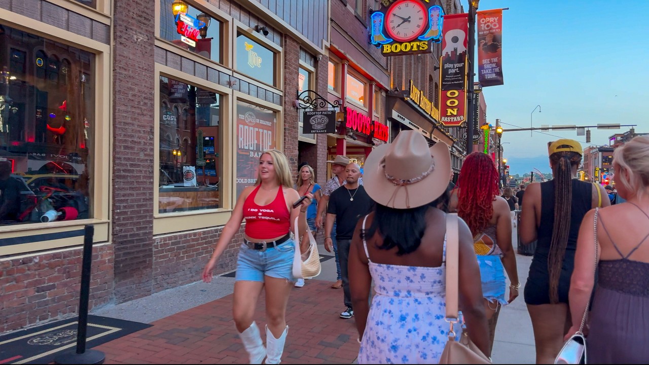 Saturday Night Walk on Broadway, Nashville TN | July 12, 2025 | 4K