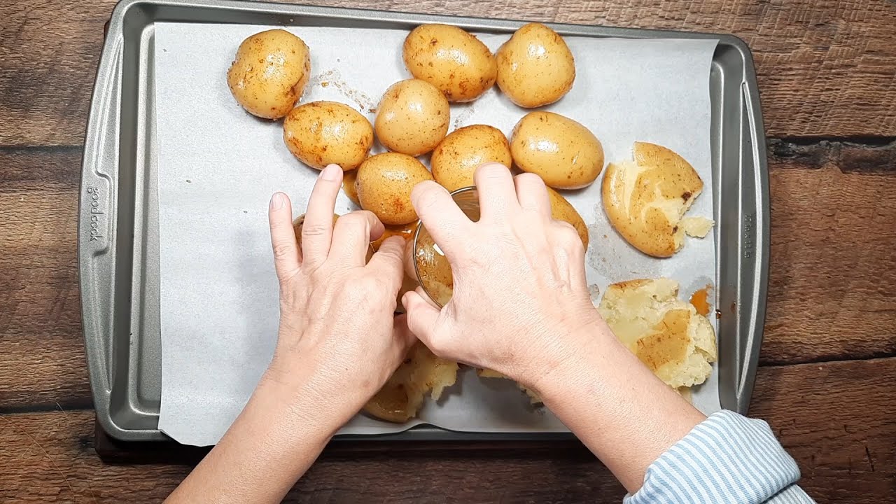 Perfectly Crispy Smashed Roasted Potatoes