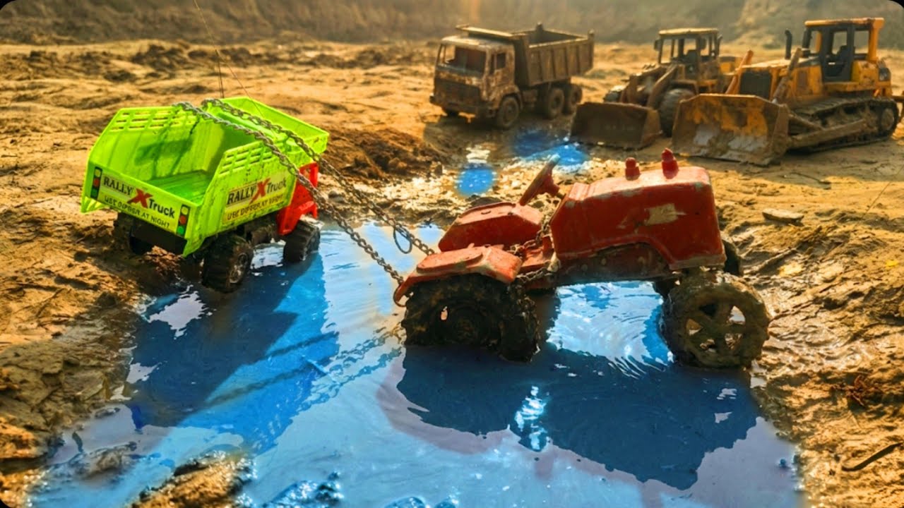Powerful Toy Tractor Pulling Green Dumper Truck in Deep Mud | Rescue Mission 🚜