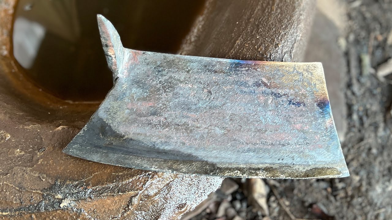 Blacksmithing - Forging A Big Strange Hoe From Leaf Spring