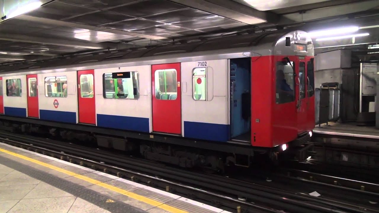 London Underground - C-Stock & D-Stock at Westminster HD