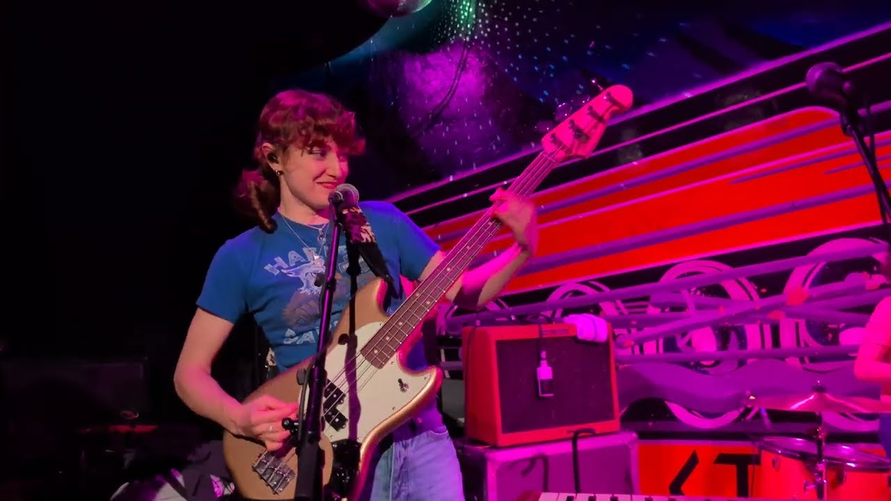 Hinds - Boom Boom Back live at Whistle Stop in S.D.