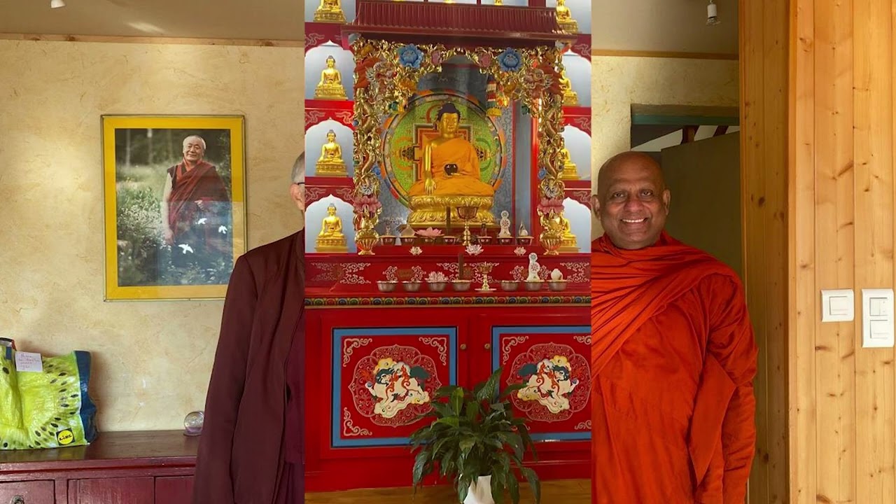 Exposition de reliques du Bouddha  au temple Dhagpo Kundreul Ling à Biollet -  Auvergne-Rhône-Alpes