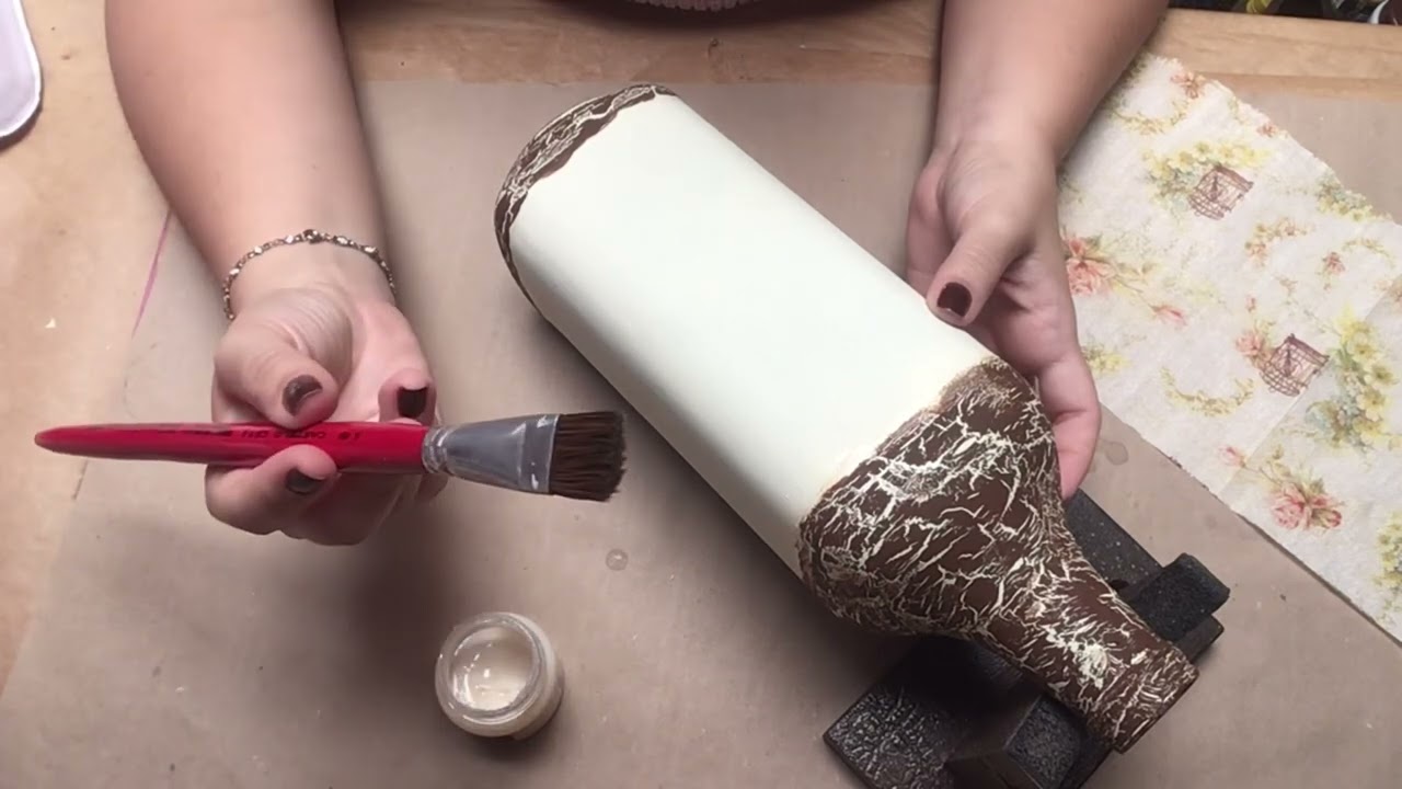 Garrafa com Decoupage e Craquelê Rústico