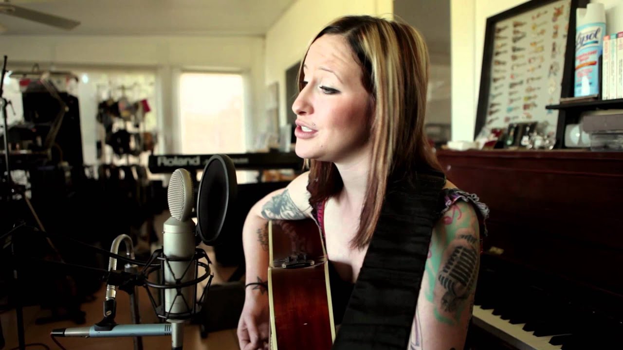 KAT - SUPERGIRL (LIVE)