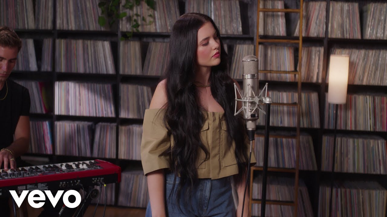 Lauren Spencer Smith - Bigger Person (Official Acoustic Video)