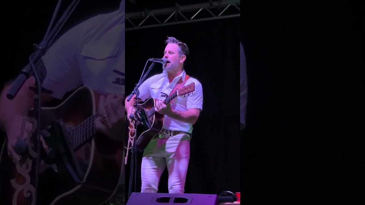 Charles Esten //Lovin’ Livin’