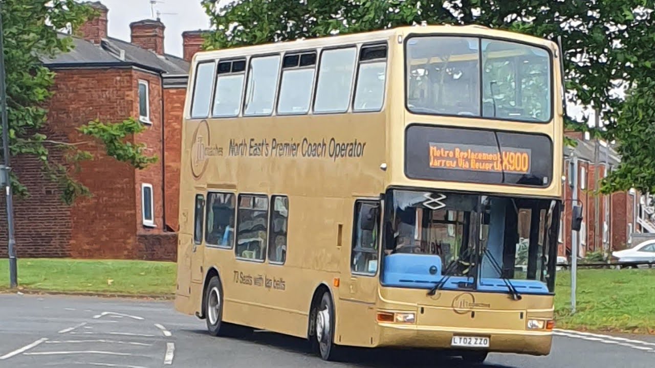 🚍🚍*Beast* JH Coaches LT02 ZZO Dennis Trident on Metro Replacement