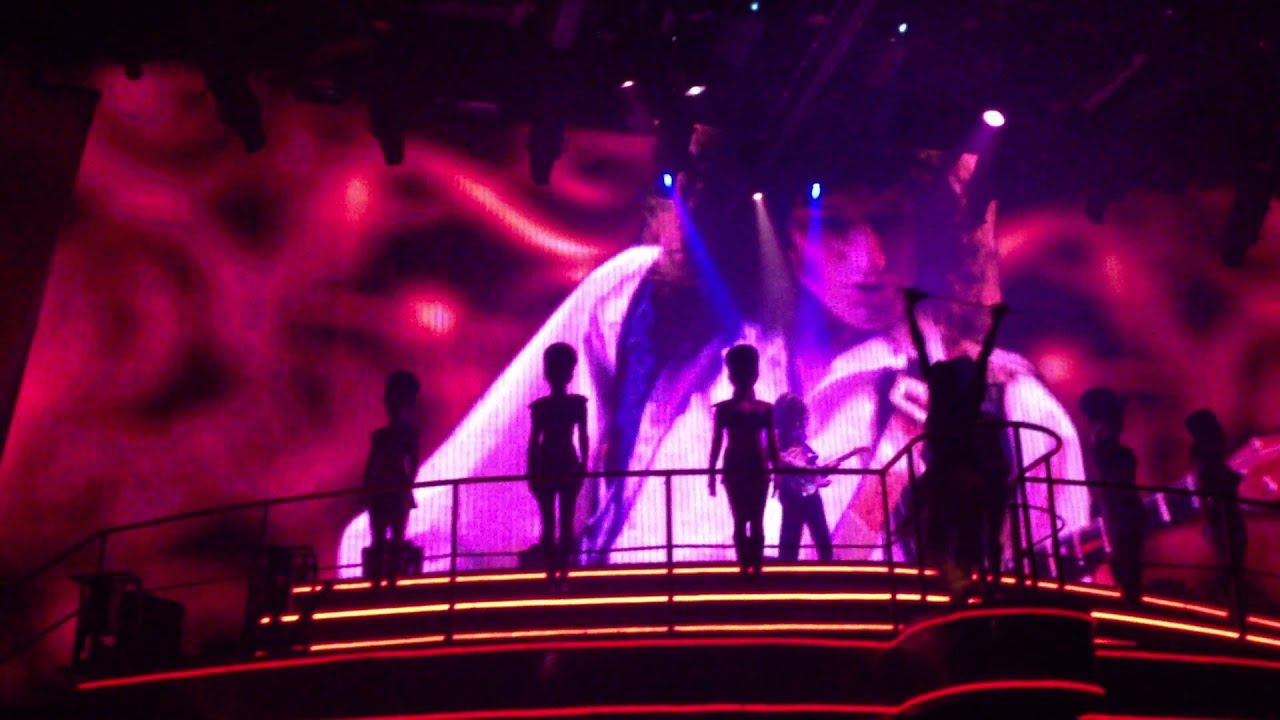 CocoBongo, Queen
