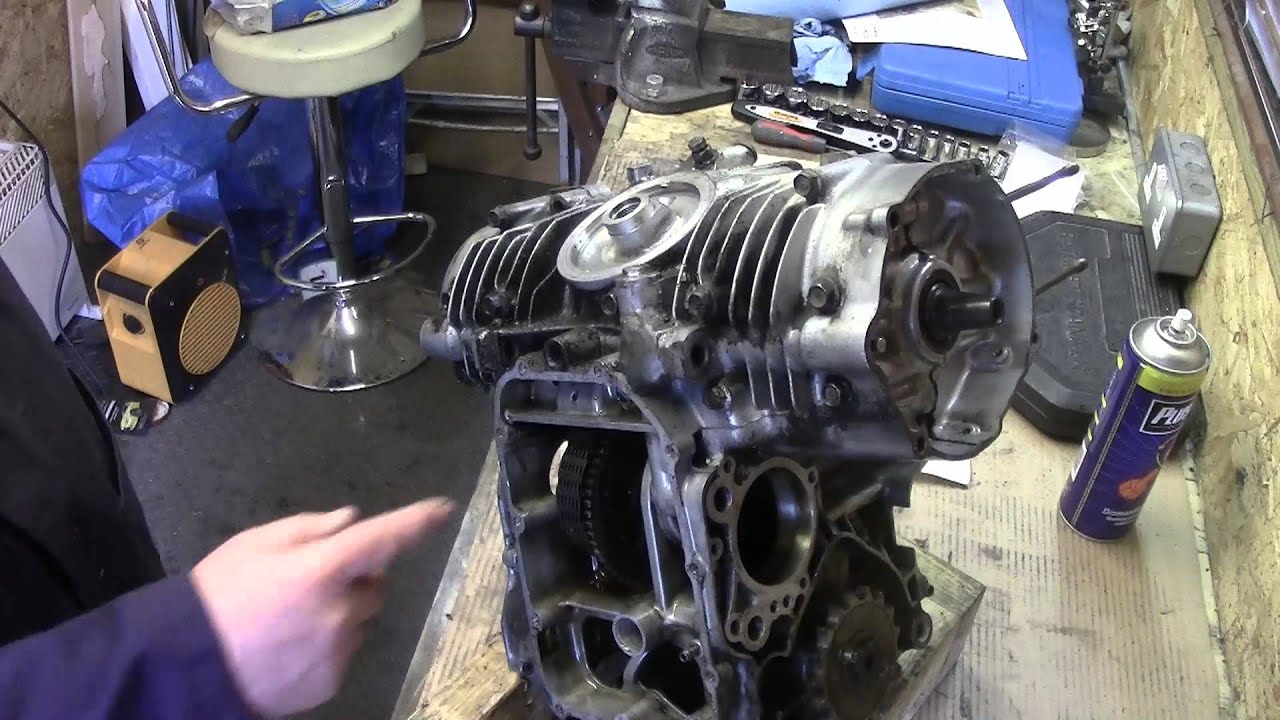 Honda 400 / 4 Engine strip - Part 8 splitting the crankcase