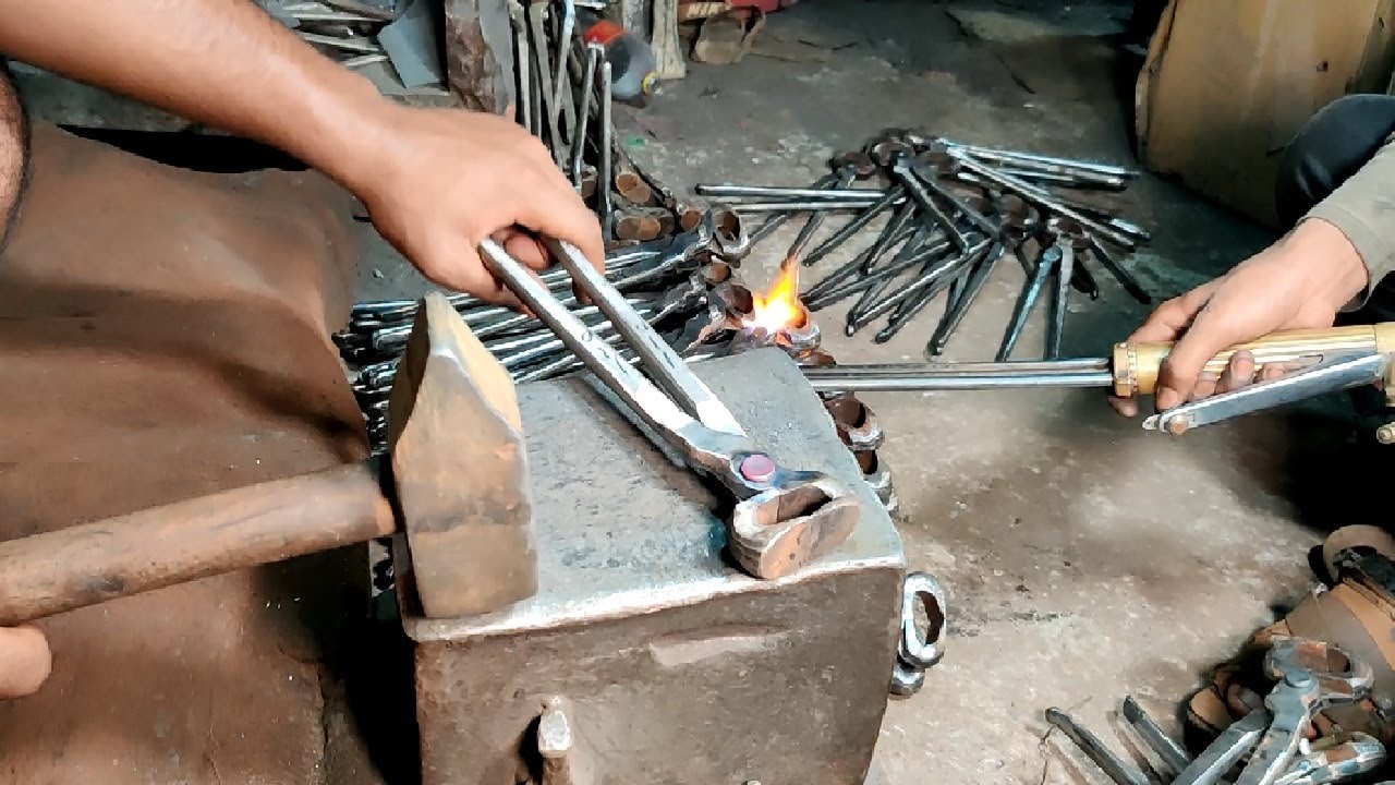 Traditional Horseshoe Hoof Nippers Making | Horseshoe Trimming Farrier Tool Manufacturing