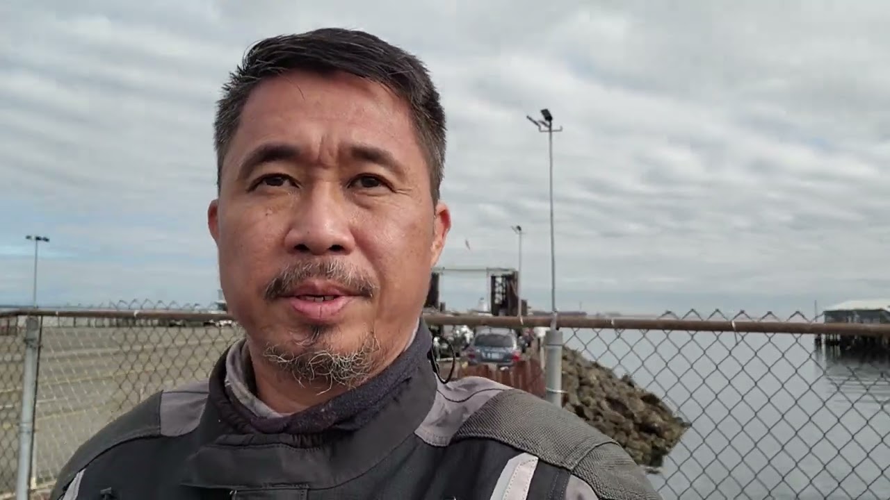 Season America continent : USA - Eps 2 . Ride form Seattle to Victoria , Canada